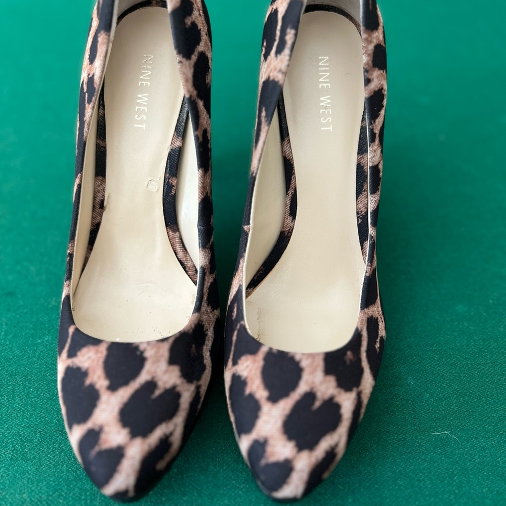 Nine West Black and Tan Leopard Heels Size 8